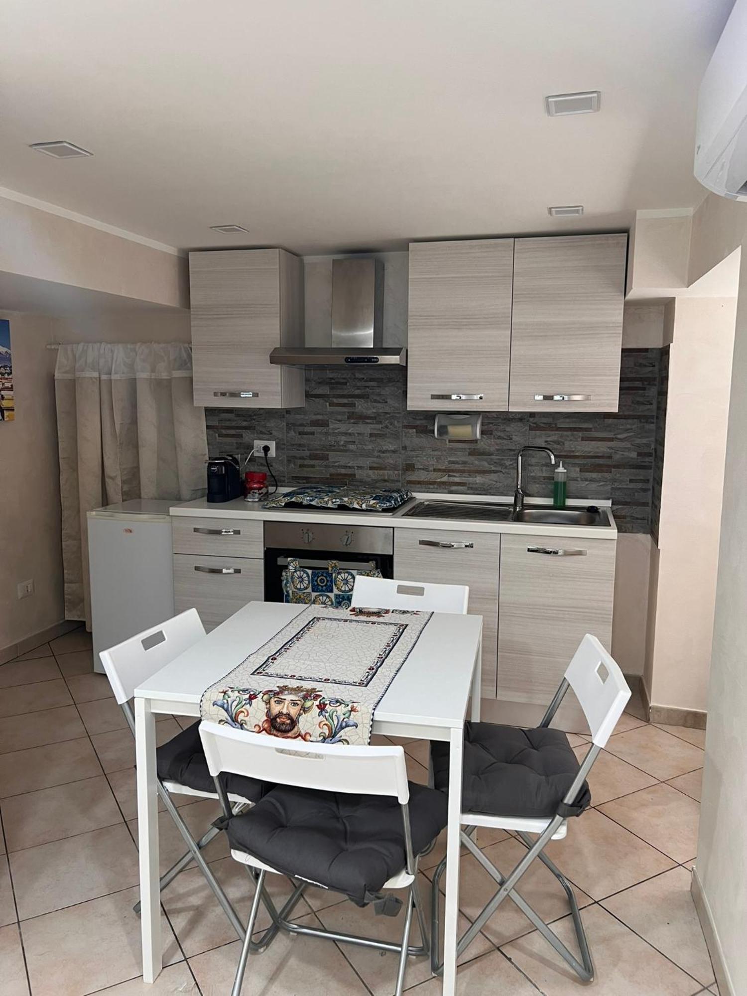Lory House Apartment Катанія Екстер'єр фото